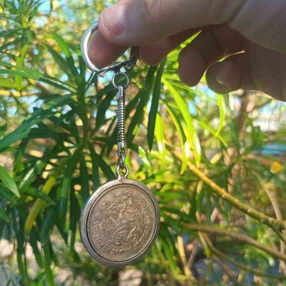 Mexican Coin Keychain - Picture 3 of 6